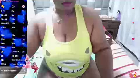 Snapshot of thickebonymilf chatting on 09-17-25, 04:47 XIOMARA online show from 09-17-25, 04:47