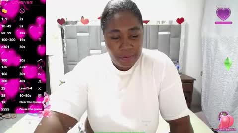 Snapshot of thickebonymilf chatting on 09-30-25, 03:33 XIOMARA online show from 09-30-25, 03:33