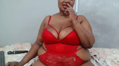 Snapshot of thicksexymellons chatting on 02-14-25, 07:17 Pat online show from 02-14-25, 07:17