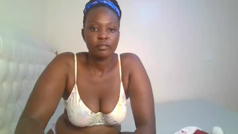 Snapshot of thicky_rue chatting on 12-19-25, 09:05 Rue online show from 12-19-25, 09:05