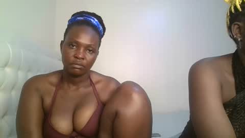 Snapshot of thicky_rue chatting on 12-19-25, 09:55 Rue online show from 12-19-25, 09:55