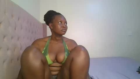 Snapshot of thicky_rue chatting on 01-08-26, 01:57 Rue online show from 01-08-26, 01:57