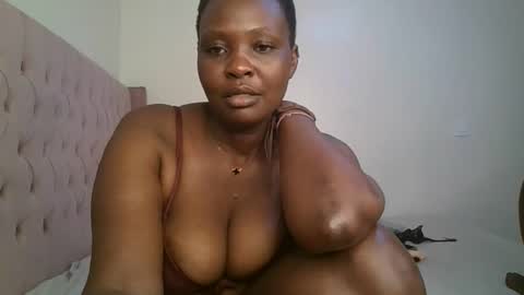 Snapshot of thicky_rue chatting on 02-07-26, 12:25 Rue online show from 02-07-26, 12:25