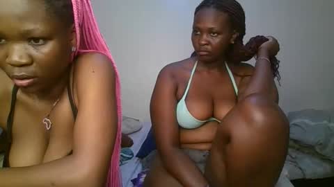 Snapshot of thicky_rue chatting on 03-08-26, 02:21 Rue online show from 03-08-26, 02:21