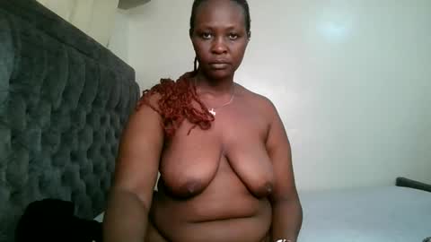 Snapshot of thicky_rue chatting on 06-08-26, 10:21 Rue online show from 06-08-26, 10:21