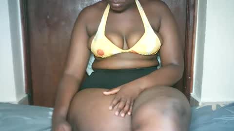 Snapshot of thickybabe_05 chatting on 01-27-25, 08:40 thickybabe_05 online show from 01-27-25, 08:40