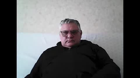 Snapshot of thierrysymp chatting on 11-30-25, 10:19 Thierrysymp online show from 11-30-25, 10:19