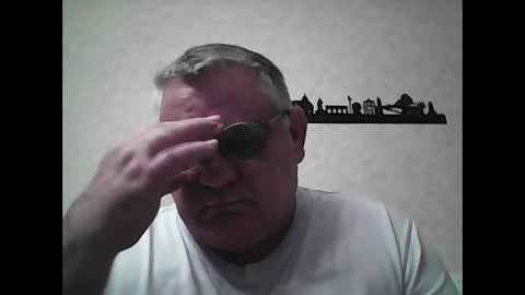 Snapshot of thierrysymp chatting on 01-12-26, 04:45 Thierrysymp online show from 01-12-26, 04:45