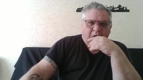 Snapshot of thierrysymp chatting on 02-25-26, 10:14 Thierrysymp online show from 02-25-26, 10:14