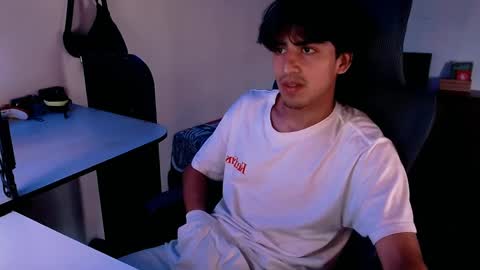 Snapshot of thieves_us chatting on 12-10-24, 05:44 thieves_us online show from 12-10-24, 05:44