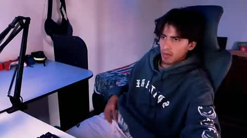 Snapshot of thieves_us chatting on 12-12-24, 02:22 thieves_us online show from 12-12-24, 02:22