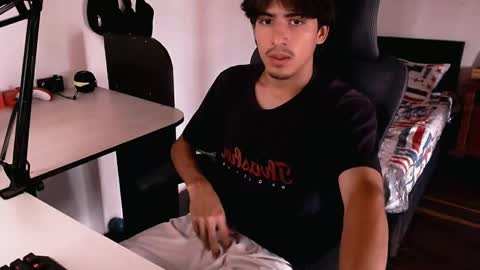 Snapshot of thieves_us chatting on 12-19-24, 05:50 thieves_us online show from 12-19-24, 05:50