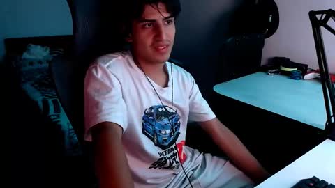 Snapshot of thieves_us chatting on 01-18-25, 05:20 thieves_us online show from 01-18-25, 05:20