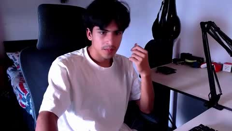 Snapshot of thieves_us chatting on 01-19-25, 05:49 thieves_us online show from 01-19-25, 05:49