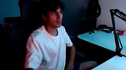 Snapshot of thieves_us chatting on 01-20-25, 05:04 thieves_us online show from 01-20-25, 05:04