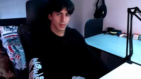 Snapshot of thieves_us chatting on 01-25-25, 08:10 thieves_us online show from 01-25-25, 08:10