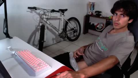 Snapshot of thieves_us chatting on 09-22-25, 10:45 thieves_us online show from 09-22-25, 10:45