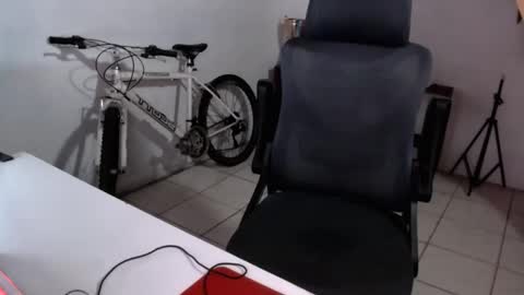 Snapshot of thieves_us chatting on 09-28-25, 05:24 thieves_us online show from 09-28-25, 05:24