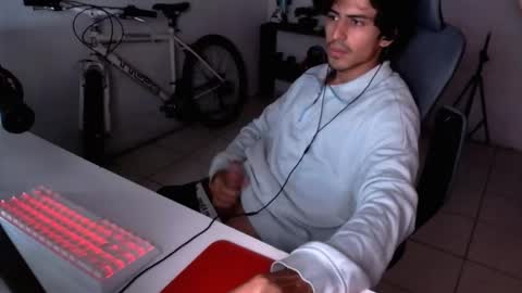 Snapshot of thieves_us chatting on 09-29-25, 10:20 thieves_us online show from 09-29-25, 10:20