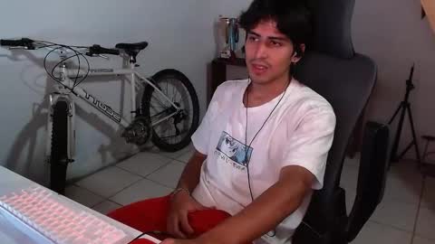 Snapshot of thieves_us chatting on 10-15-25, 06:35 thieves_us online show from 10-15-25, 06:35