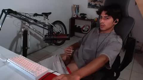 Snapshot of thieves_us chatting on 10-16-25, 04:24 thieves_us online show from 10-16-25, 04:24