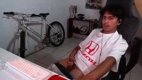 Snapshot of thieves_us chatting on 10-18-25, 05:10 thieves_us online show from 10-18-25, 05:10