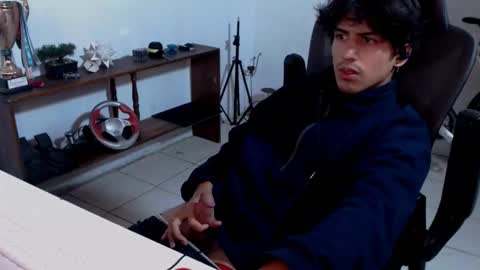 Snapshot of thieves_us chatting on 11-18-25, 05:23 thieves_us online show from 11-18-25, 05:23