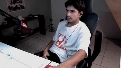 Snapshot of thieves_us chatting on 12-15-25, 06:06 thieves_us online show from 12-15-25, 06:06