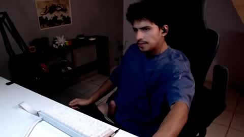 Snapshot of thieves_us chatting on 12-17-25, 04:29 thieves_us online show from 12-17-25, 04:29