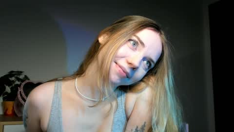 Snapshot of thisisamelia chatting on 12-20-24, 07:07 Amelia shows on mondays fridays and sundays if anything changes im giving updates on my fansly online show from 12-20-24, 07:07