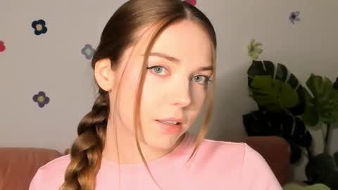 Snapshot of thisisamelia chatting on 02-27-26, 02:17 Amelia shows on mondays fridays and sundays if anything changes im giving updates on my fansly online show from 02-27-26, 02:17