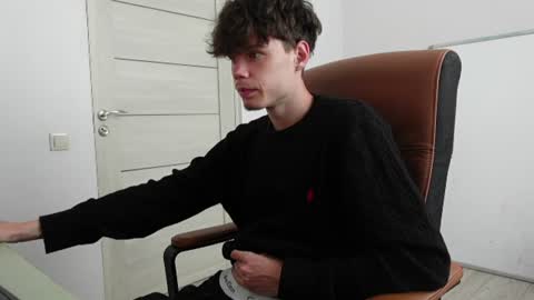 Snapshot of thomas_brons chatting on 06-10-26, 05:28 THOMAS BRONS online show from 06-10-26, 05:28