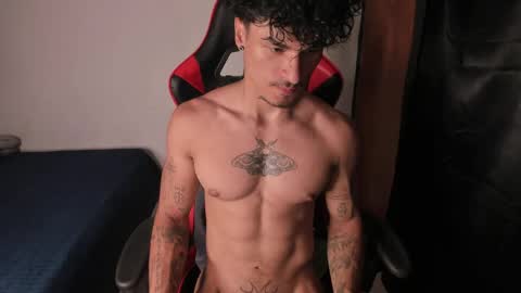 Snapshot of thomas_fit1 chatting on 05-25-26, 02:50 Thomas 3 JUST STAY AND BE MY LAST LOVE online show from 05-25-26, 02:50