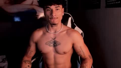 Snapshot of thomas_fit1 chatting on 06-11-26, 02:53 Thomas 3 JUST STAY AND BE MY LAST LOVE online show from 06-11-26, 02:53