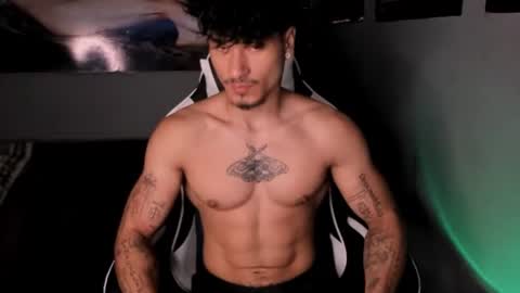 Snapshot of thomas_fit1 chatting on 06-12-26, 06:29 Thomas 3 JUST STAY AND BE MY LAST LOVE online show from 06-12-26, 06:29