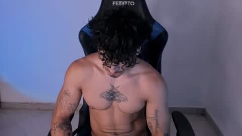 Snapshot of thomas_fit1 chatting on 06-24-26, 01:04 Thomas 3 JUST STAY AND BE MY LAST LOVE online show from 06-24-26, 01:04