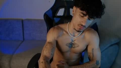 Snapshot of thomas_fit1 chatting on 07-03-26, 01:17 Thomas 3 JUST STAY AND BE MY LAST LOVE online show from 07-03-26, 01:17