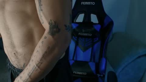 Snapshot of thomas_fit1 chatting on 07-04-26, 01:23 Thomas 3 JUST STAY AND BE MY LAST LOVE online show from 07-04-26, 01:23
