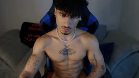 Snapshot of thomas_fit1 chatting on 07-10-26, 02:16 Thomas 3 JUST STAY AND BE MY LAST LOVE online show from 07-10-26, 02:16
