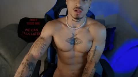 Snapshot of thomas_fit1 chatting on 07-12-26, 12:51 Thomas 3 JUST STAY AND BE MY LAST LOVE online show from 07-12-26, 12:51