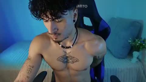 Snapshot of thomas_fit1 chatting on 08-01-26, 12:37 Thomas 3 JUST STAY AND BE MY LAST LOVE online show from 08-01-26, 12:37