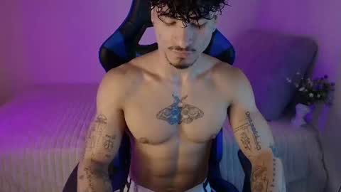 Snapshot of thomas_fit1 chatting on 08-03-26, 01:05 Thomas 3 JUST STAY AND BE MY LAST LOVE online show from 08-03-26, 01:05