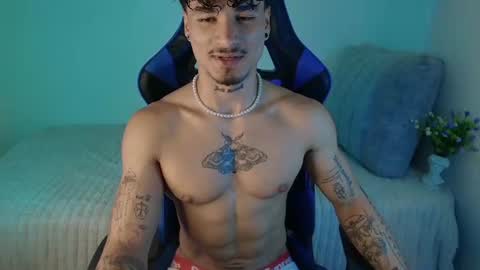 Snapshot of thomas_fit1 chatting on 08-05-26, 01:08 Thomas 3 JUST STAY AND BE MY LAST LOVE online show from 08-05-26, 01:08