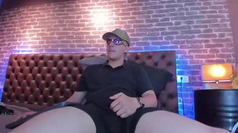 ---Thomas--- online show from 02-23-25, 07:33