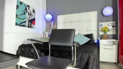 ---Thomas--- online show from 03-08-25, 04:01