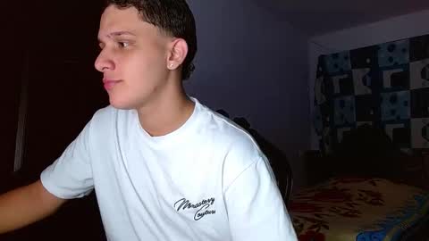 ---Thomas--- online show from 11-06-25, 08:04