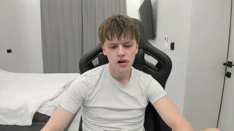 Tomas online show from 04-20-26, 02:31