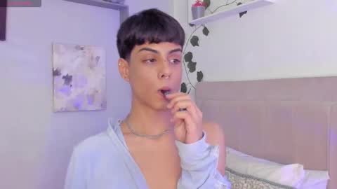 Thomas online show from 04-22-26, 01:52