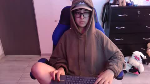 VALERIA online show from 11-28-25, 06:54