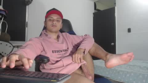 Snapshot of thomass_bender chatting on 11-13-25, 07:07 Thomas bender online show from 11-13-25, 07:07